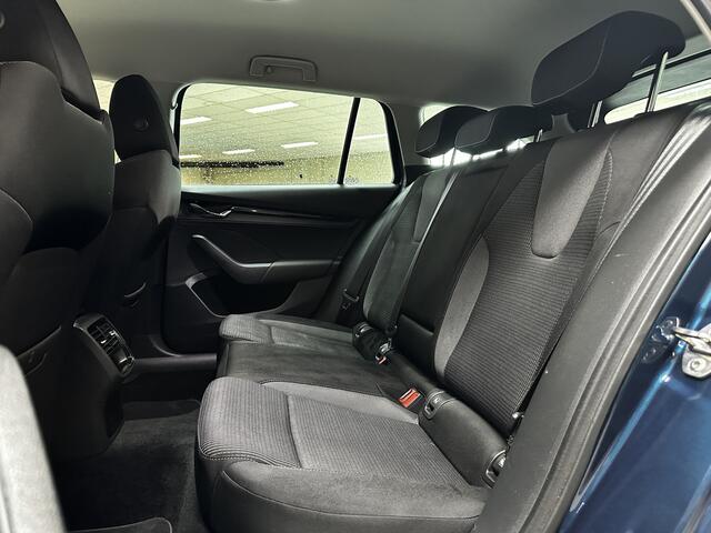 Skoda OCTAVIA Combi 1.0 e-TSI Business Edition/ Virtual Dashboard/ 17'' LMV/ Keyless-Go/ LED Koplampen/ Elek. Kofferklep/ Stoelverw./ Apple + Android/ DAB+/ Navi/ Clima/ Cruise/ Bluetooth/ Multi. LEDER. Stuur/ Mistl./ PDC V+A/ Extra getint