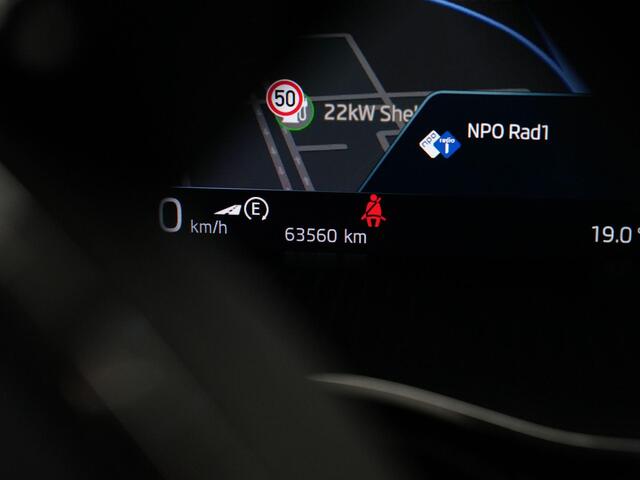 Skoda OCTAVIA Combi 1.4 TSI 204 pk DSG iV PHEV Style Business | Leder | Geheugen-/massagestoelen | Matrix LED | Head-up display | Stoelventialtie | Adaptief onderstel | Canton