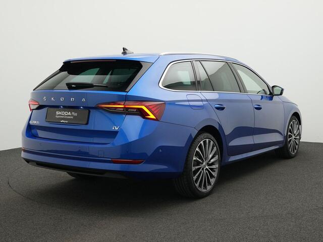 Skoda OCTAVIA Combi 1.4 TSI 204 pk DSG iV PHEV Style Business | Leder | Geheugen-/massagestoelen | Matrix LED | Head-up display | Stoelventialtie | Adaptief onderstel | Canton
