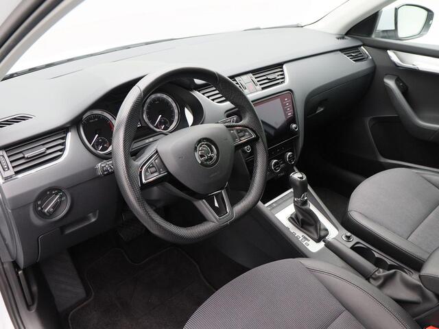 Skoda OCTAVIA Combi 1.5 TSi 150 Pk Automaat Business Edition | Climate Controle | Navigatie | Stoelverwarming | 16 Inch | Privacy Glass | Trekhaak | 115.850 Km!!