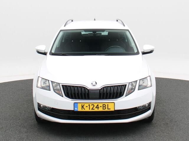 Skoda OCTAVIA Combi 1.5 TSi 150 Pk Automaat Business Edition | Climate Controle | Navigatie | Stoelverwarming | 16 Inch | Privacy Glass | Trekhaak | 115.850 Km!!