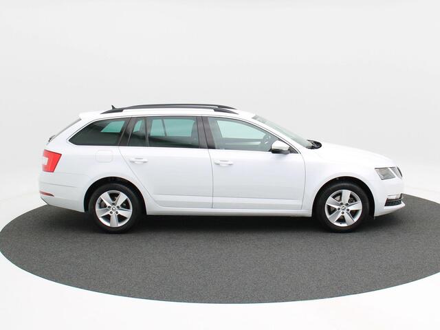 Skoda OCTAVIA Combi 1.5 TSi 150 Pk Automaat Business Edition | Climate Controle | Navigatie | Stoelverwarming | 16 Inch | Privacy Glass | Trekhaak | 115.850 Km!!