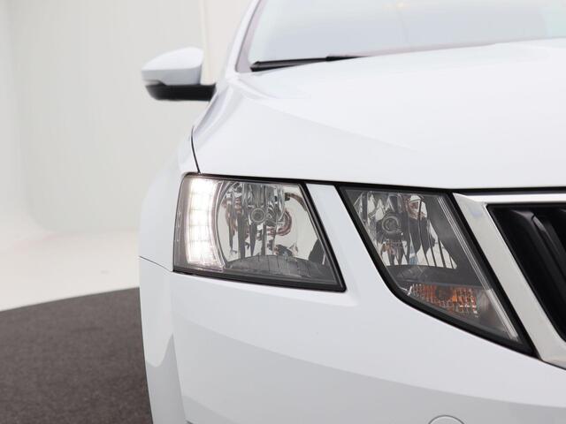 Skoda OCTAVIA Combi 1.5 TSi 150 Pk Automaat Business Edition | Climate Controle | Navigatie | Stoelverwarming | 16 Inch | Privacy Glass | Trekhaak | 115.850 Km!!