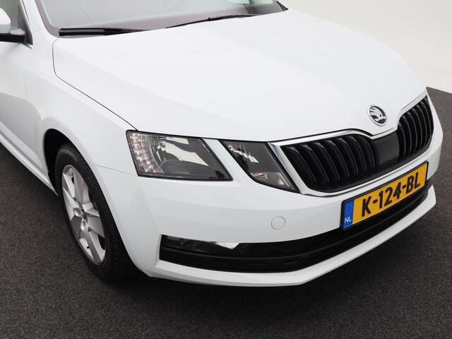 Skoda OCTAVIA Combi 1.5 TSi 150 Pk Automaat Business Edition | Climate Controle | Navigatie | Stoelverwarming | 16 Inch | Privacy Glass | Trekhaak | 115.850 Km!!