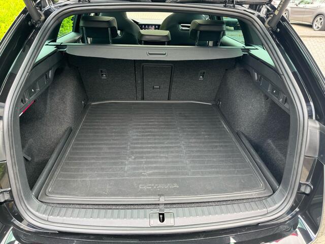 Skoda OCTAVIA Combi 1.4 TSI RS iV PHEV Business Pano, virtual cockpit, elek stoelen