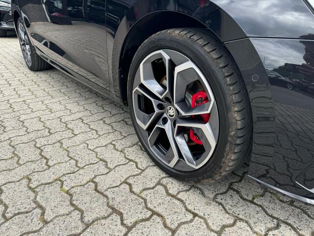 Skoda OCTAVIA Combi 1.4 TSI RS iV PHEV Business Pano, virtual cockpit, elek stoelen