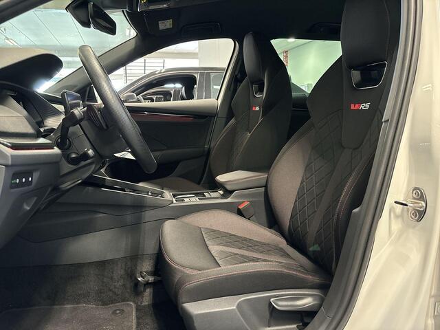 Skoda OCTAVIA Combi 1.4 Tsi 245pk iV RS · Keyless · Camera · Elek. Achterklep · Apple/Android Car Play · Navi · 18'' Inch ·