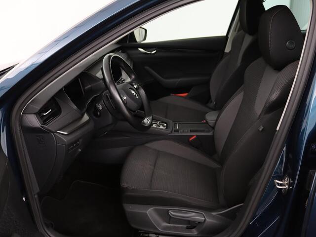 Skoda OCTAVIA 1.0 e-TSI Business Edition | Trekhaak | Stoelverwarming | Carplay | Keyless | Navigatie | Full LED | Parkeerhulp | Climate control