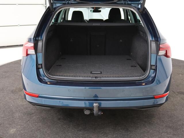 Skoda OCTAVIA 1.0 e-TSI Business Edition | Trekhaak | Stoelverwarming | Carplay | Keyless | Navigatie | Full LED | Parkeerhulp | Climate control