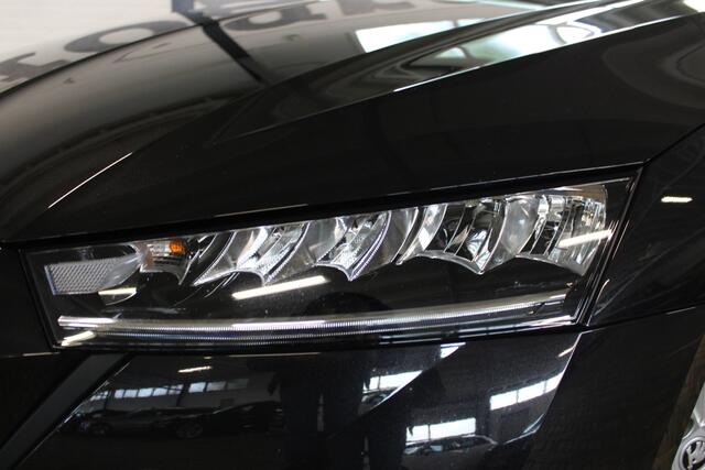 Skoda OCTAVIA Combi 1.0 e-TSI Sport Business | Incl. 12 maanden garantie | Adaptieve cruise control | Climate control | Wegklapbare trekhaak | Apple carplay/Android auto |