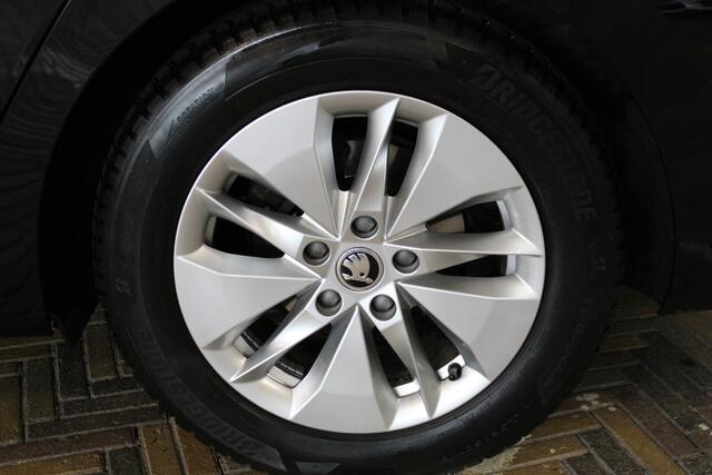 Skoda OCTAVIA Combi 1.0 e-TSI Sport Business | Incl. 12 maanden garantie | Adaptieve cruise control | Climate control | Wegklapbare trekhaak | Apple carplay/Android auto |