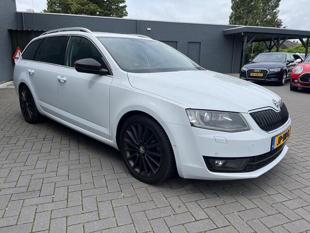 Skoda OCTAVIA Combi 2.0 TDI 150PK Greentech Style Businessline / Navi / Cruise-ctr. / Park-assist / 18" Lmv / Trekhaak / Privacy glass / Canton audio / Apk juni-20226