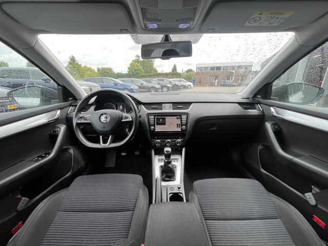Skoda OCTAVIA Combi 2.0 TDI 150PK Greentech Style Businessline / Navi / Cruise-ctr. / Park-assist / 18" Lmv / Trekhaak / Privacy glass / Canton audio / Apk juni-20226