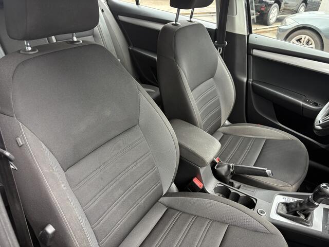 Skoda OCTAVIA Combi 1.5 TSI Greentech Business Edition, climate/cruise/navi