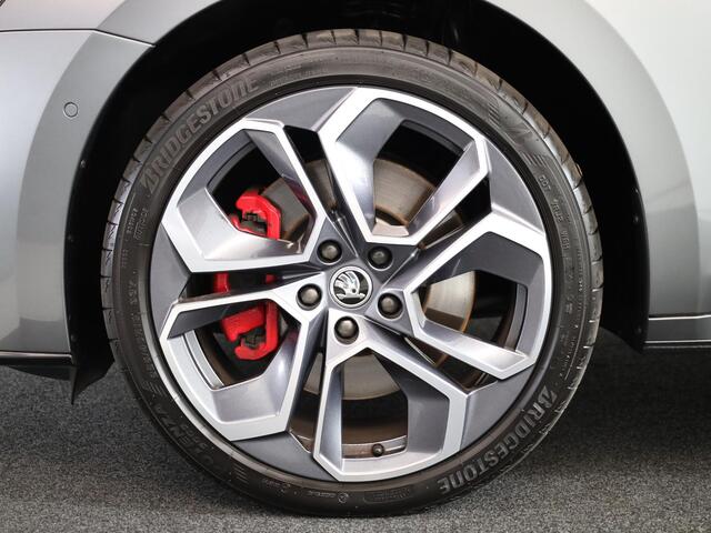 Skoda OCTAVIA Combi 1.4 TSI RS iV PHEV Business 245PK PHEV | Verlengde garantie | Adaptive cruise control | Trekhaak wegklapbaar | Parkeercamera | Head up display |
