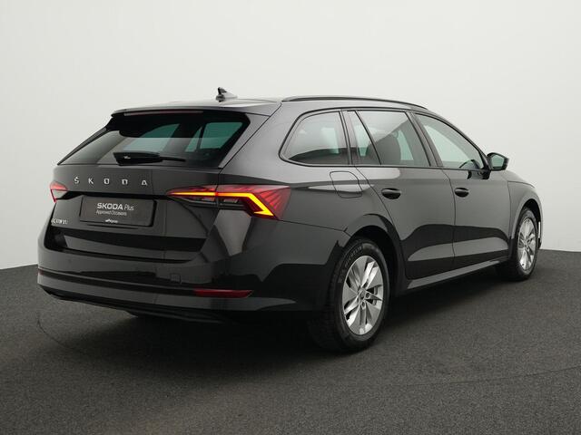 Skoda OCTAVIA Combi 1.0 TSI 110 pk Business Edition | Navigatie | Stoelverwarming | Parkeersensoren voor/achter