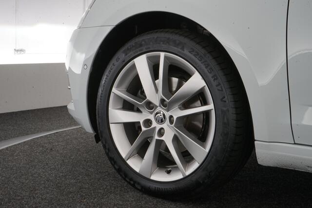 Skoda OCTAVIA Combi 1.0 TSI Greentech Style Business | Trekhaak | Camera | Canton