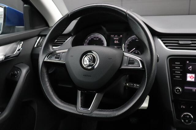 Skoda OCTAVIA Combi 1.6 TDI Greentech Ambition Business | STOELVERWARMING | PARKEERSENSOREN | APPLE CARPLAY | NAVI | CRUISE | TREKHAAK |
