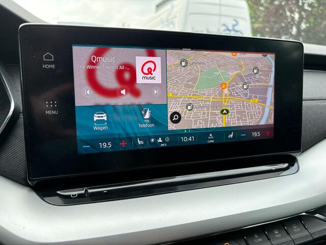Skoda OCTAVIA Combi 1.5 TSI First Edition | Navi | Parkeerhulp | Optiek zwart | 150pk!