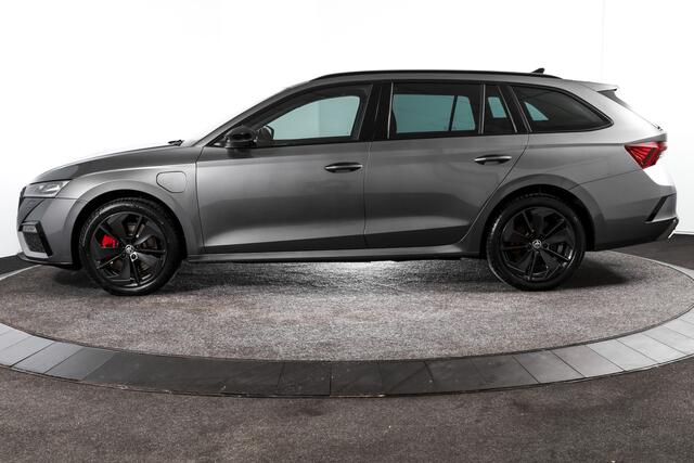 Skoda OCTAVIA Combi 1.4 TSI RS iV PHEV Business - Automaat | Dig. Cockpit | Adapt. Cruise | Stoel-+ Stuurverw. | PDC | Camera | NAV +App. Connect | ECC | Elek. Klep | LM 19" | 4923