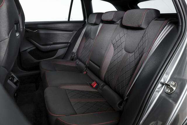 Skoda OCTAVIA Combi 1.4 TSI RS iV PHEV Business - Automaat | Dig. Cockpit | Adapt. Cruise | Stoel-+ Stuurverw. | PDC | Camera | NAV +App. Connect | ECC | Elek. Klep | LM 19" | 4923