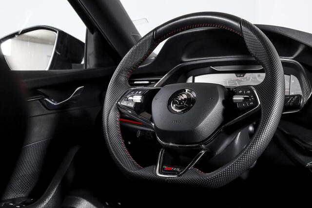 Skoda OCTAVIA Combi 1.4 TSI RS iV PHEV Business - Automaat | Dig. Cockpit | Adapt. Cruise | Stoel-+ Stuurverw. | PDC | Camera | NAV +App. Connect | ECC | Elek. Klep | LM 19" | 4923