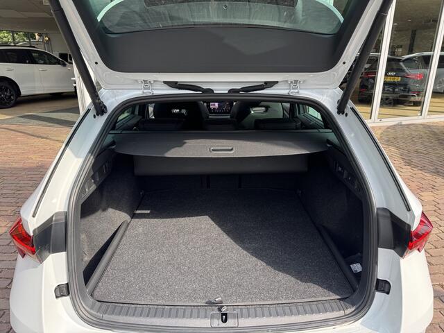 Skoda OCTAVIA Combi 1.4 TSI RS iV PHEV Business | Pano | Trekhaak | Keyless | Camera | Dodehoek
