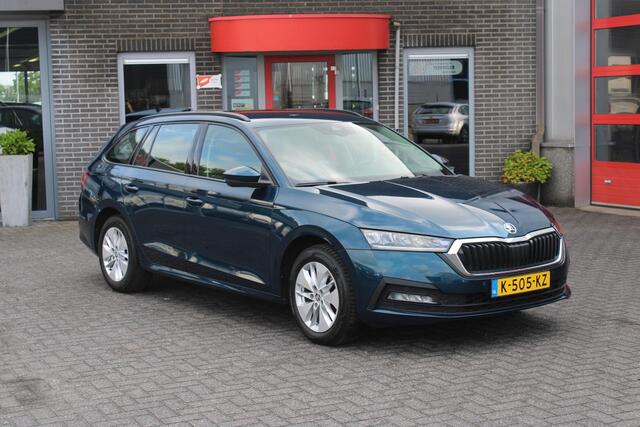 Skoda OCTAVIA Combi 1.0 e-TSI Business Edition Trekhaak/Navi/Led