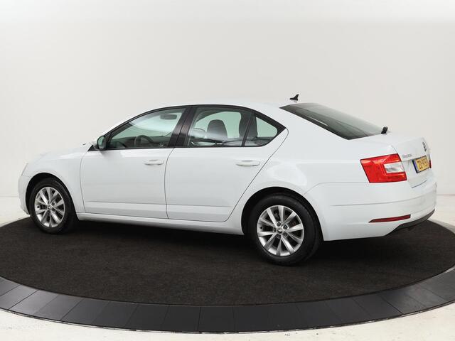 Skoda OCTAVIA 1.0 TSI Ambition | Carplay | Navigatie | Climate control | Parkeerhulp | Cruise control | LED