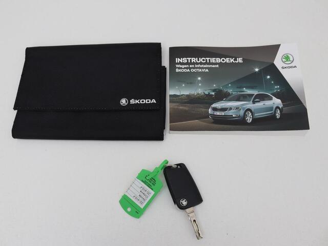 Skoda OCTAVIA 1.0 TSI Ambition | Carplay | Navigatie | Climate control | Parkeerhulp | Cruise control | LED