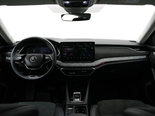 Skoda OCTAVIA Combi 1.5 E-TSI 150PK BUSINESS PLUS DSG | Virtual Cockpit | Navi | El. achterklep | Cruise adaptief