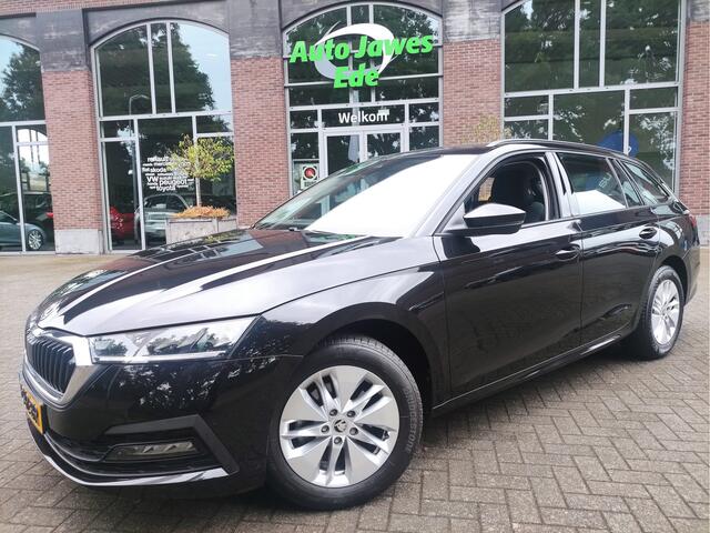 Skoda OCTAVIA Combi 1.0 TSI Business Edition Stoelverwarming - Achteruitrijcamera - Keyless entry & Go - NL auto