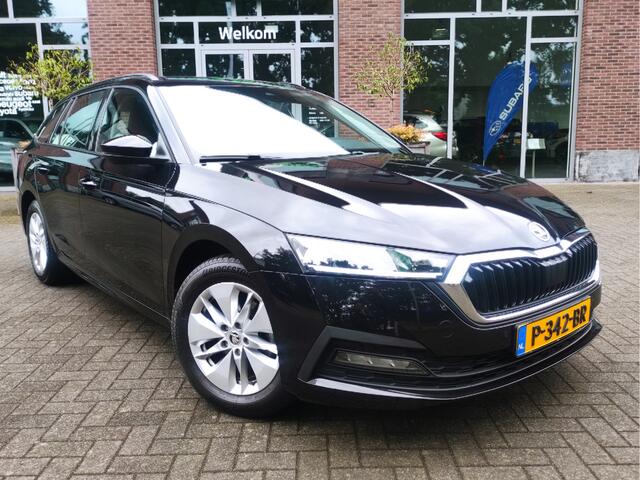 Skoda OCTAVIA Combi 1.0 TSI Business Edition Stoelverwarming - Achteruitrijcamera - Keyless entry & Go - NL auto