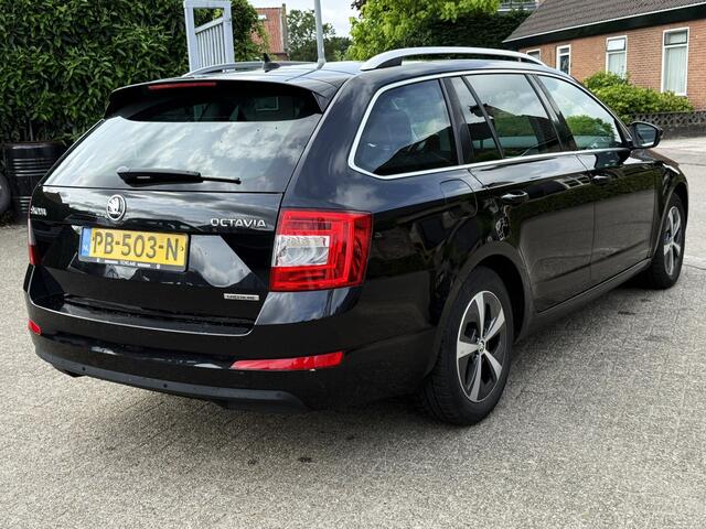 Skoda OCTAVIA Combi 1.6 TDI GREENLINE AMBITION NAVI/ST.VERWARM/PDC/LMV