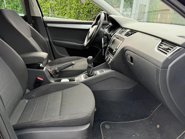 Skoda OCTAVIA Combi 1.6 TDI GREENLINE AMBITION NAVI/ST.VERWARM/PDC/LMV