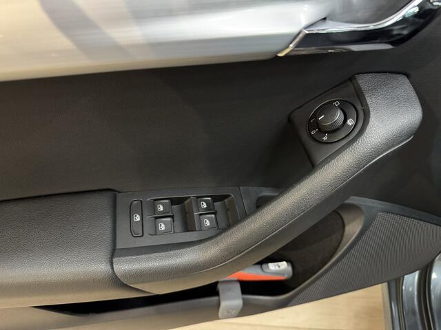 Skoda OCTAVIA Combi 1.0 TSI Greentech Ambition Business Airco ECC | Automaat | Trekhaak | Adaptive Cruise Control |Stoelverwarming | NAP | Apple Carplay Android Auto