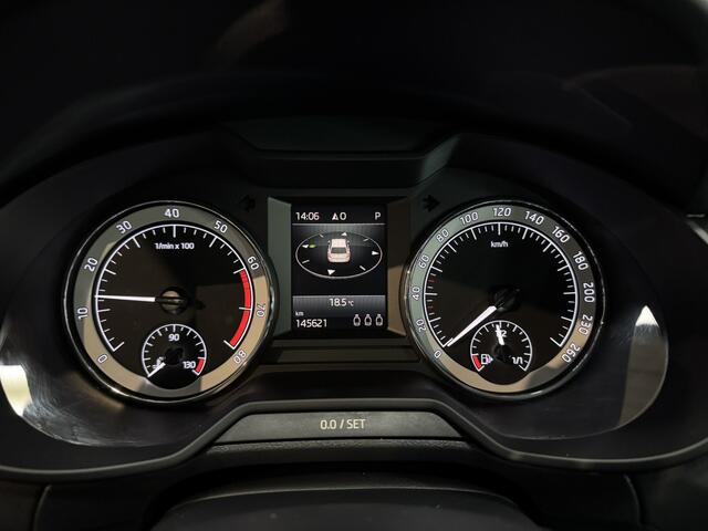 Skoda OCTAVIA Combi 1.0 TSI Greentech Ambition Business Airco ECC | Automaat | Trekhaak | Adaptive Cruise Control |Stoelverwarming | NAP | Apple Carplay Android Auto