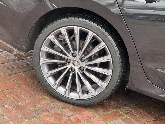 Skoda OCTAVIA Combi iV PHEV | Stoelverwarming | Memory L+R 07-2021 72.389 KM