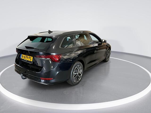 Skoda OCTAVIA Combi 1.4 Tsi 204pk DSG iV PHEV Sportline Business · Camera · Apple/Android Car Play · Keyless · Matrix LED · Elek. Achterklep · Trekhaak · 17'' Inch ·