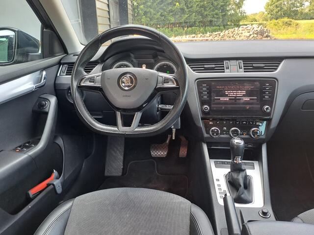 Skoda OCTAVIA Combi 1.0 TSI Greentech Ambition Business | LED | Trekhaak | Navi | PDC | App-connect |