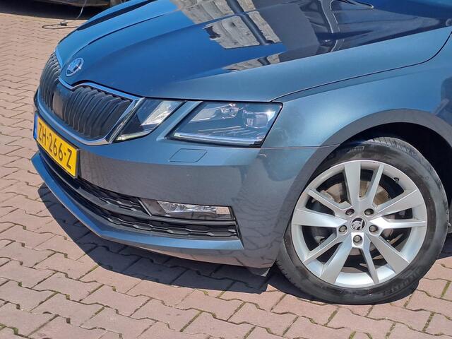 Skoda OCTAVIA Combi 1.0 TSI Greentech Ambition Business | LED | Trekhaak | Navi | PDC | App-connect |