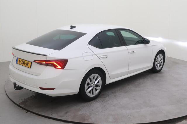 Skoda OCTAVIA 1.0 TSI Sport Business Trekhaak wegklapbaar / LED / Airco (Clima) Navigatie / Parkeersensoren