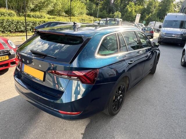 Skoda OCTAVIA Combi 1.4 TSI iV PHEV SPORTLINE BUSINESS AUT. Matrix LED | Stuurverwarming | Wegklapbare trekhaak