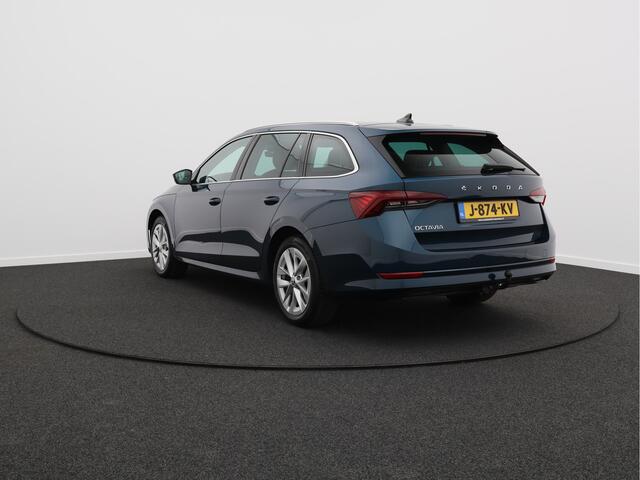 Skoda OCTAVIA Combi 1.5 TSI First Edition/ compleet/ zeer mooi!