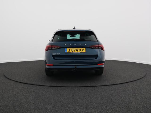 Skoda OCTAVIA Combi 1.5 TSI First Edition/ compleet/ zeer mooi!