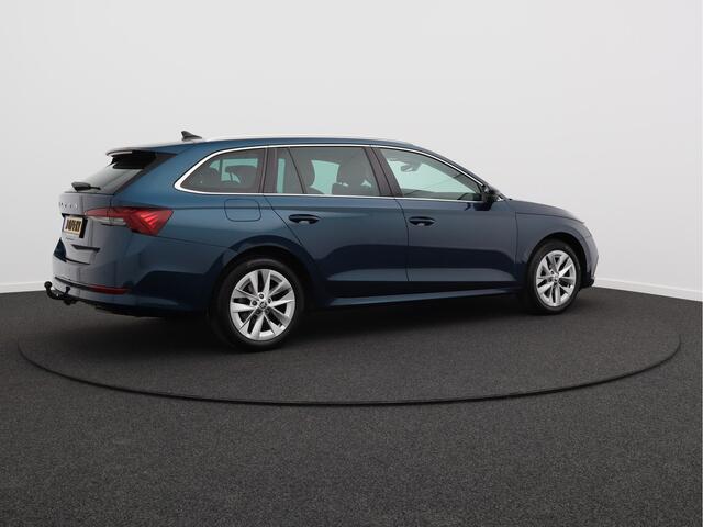 Skoda OCTAVIA Combi 1.5 TSI First Edition/ compleet/ zeer mooi!