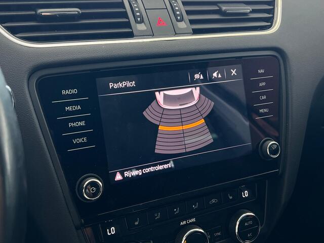 Skoda OCTAVIA Combi 1.4 TSI Greentech Style Business PDC | CARPLAY | TREKHAAK | AIRCO |