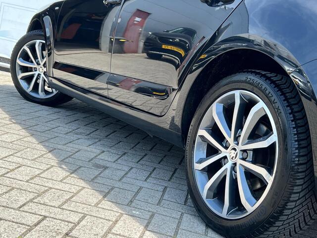 Skoda OCTAVIA Combi 1.4 TSI Greentech Style Business PDC | CARPLAY | TREKHAAK | AIRCO |