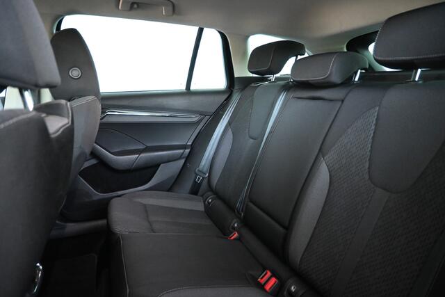 Skoda OCTAVIA Combi 1.0 e-TSI Business Edition Plus Automaat Navigatie Goed Onderhouden! Inruil Mogelijk!