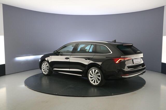Skoda OCTAVIA Combi Business Edition 1.4 TSI PHEV 204pk DSG Automaat Adaptive cruise control, Stuurwiel verwarmd, Achteruitrijcamera, Stoelverwarming, Verwarmde voorruit, Parkeersensoren